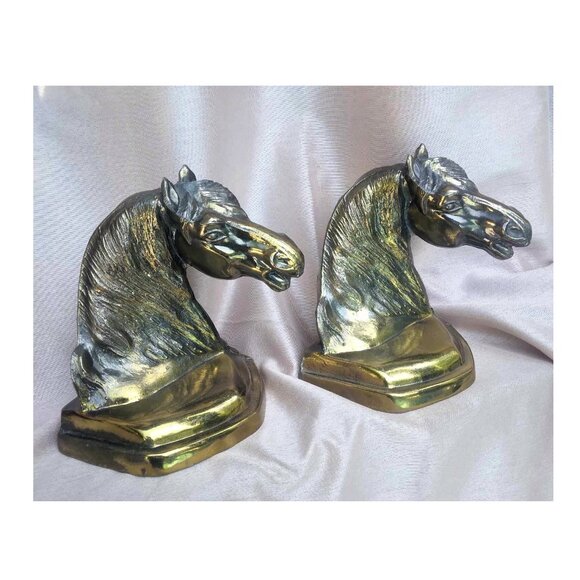 Exquisite Vintage Pair of Cast Solid Brass Horse Head bookends - Picture 1 of 9
